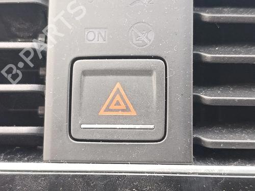 Used Warning switch Warning switch VW GOLF VII (5G1, BQ1, BE1, BE2) 1.2 TSI (110 hp) 33769288 33769288
