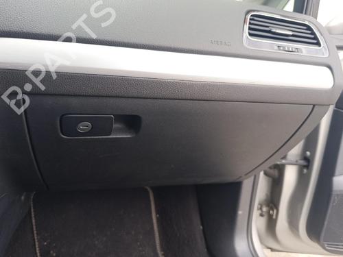 Used Glove box Glove box VW GOLF VII (5G1, BQ1, BE1, BE2) 1.2 TSI (110 hp) 33769306 33769306