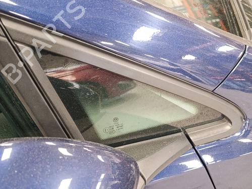 Vidro triangular frente direito Vidro triangular frente direito VW GOLF VII (5G1, BQ1, BE1, BE2) 1.0 TSI (86 hp) 33796265 33796265