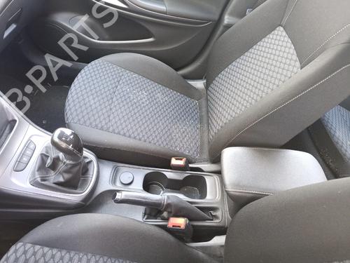 Used Armrest / Center console Armrest / Center console OPEL ASTRA K (B16) 1.0 Turbo (68) (105 hp) 33964008 33964008