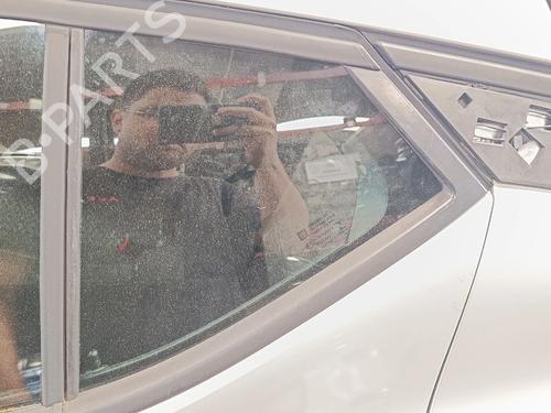 Used Rear left door window Rear left door window 33977945 33977945