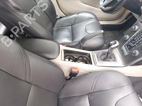 Apoyobrazos central Apoyobrazos central VOLVO V40 Hatchback (525) D3 (150 hp) 33988663 33988663