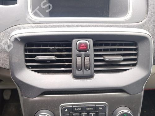 Used Air vent Air vent VOLVO V40 Hatchback (525) D3 (150 hp) 33988695 33988695