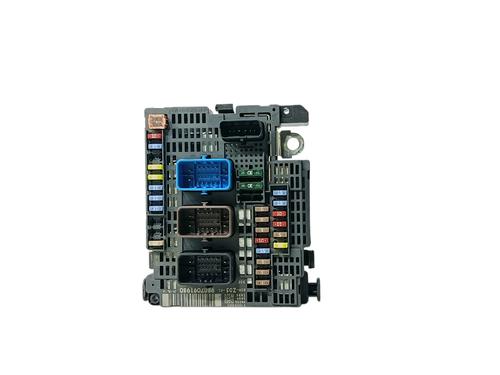 Used Fuse box Fuse box PEUGEOT 308 II (LB_, LP_, LW_, LH_, L3_) 1.6 HDi / BlueHDi 115 (115 hp) 34136953 34136953