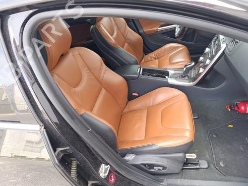 Sæde højre fortil Sæde højre fortil VOLVO V60 I (155) D5 AWD (215 hp) 34140315 34140315