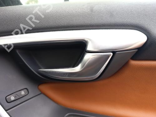 Used Front right interior door handle Front right interior door handle VOLVO V60 I (155) D5 AWD (215 hp) 34140331 34140331
