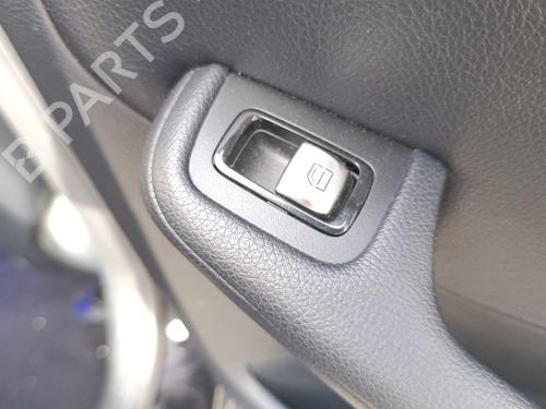 Used Right rear window switch Right rear window switch MERCEDES-BENZ C-CLASS T-Model (S205) C 180 BlueTEC / d (205.236) (116 hp) 34153488 34153488