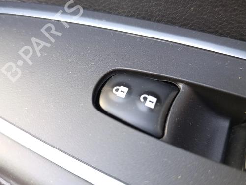 switch-nissan-micra-v-k14-2016-34240925 main image