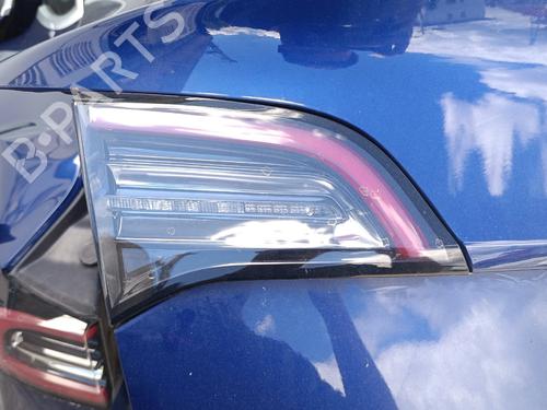 Used Left tailgate light Left tailgate light TESLA MODEL 3 (5YJ3) EV AWD (498 hp) 34604444 34604444