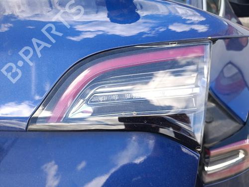 Used Right tailgate light Right tailgate light TESLA MODEL 3 (5YJ3) EV AWD (498 hp) 34604443 34604443