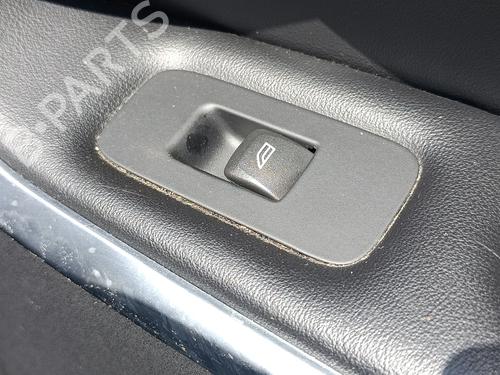 Used Right rear window switch Right rear window switch VOLVO V40 Hatchback (525) D3 (150 hp) 34716954 34716954