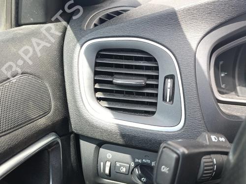 Used Air vent Air vent VOLVO V40 Hatchback (525) D3 (150 hp) 34720510 34720510