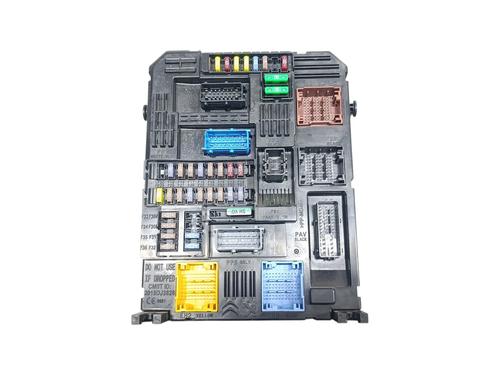 Used Fuse box Fuse box PEUGEOT 208 II (UB_, UP_, UW_, UJ_) 1.2 PureTech 75 (75 hp) 35753775 35753775