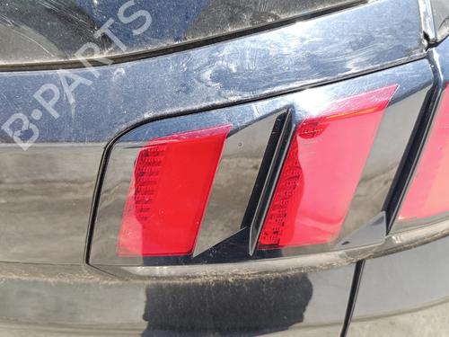 Used Right tailgate light Right tailgate light PEUGEOT 3008 II SUV (MC_, MR_, MJ_, M4_) 2.0 BlueHDi 136 (136 hp) 35916260 35916260
