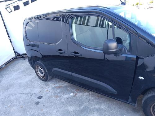right-front-door-citroen-berlingo-er_-ec_-2018-35932319 main image