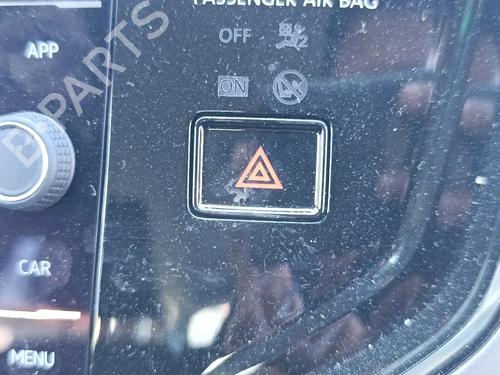 Bouton de warning Bouton de warning VW POLO VI (AW1, BZ1, AE1) 1.0 (75 hp) 36167566 36167566