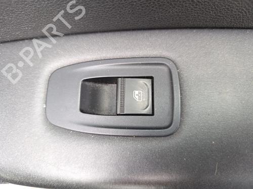 hjre-fortil-elrude-kontakt-renault-captur-ii-hf_-2020-37422377 main image