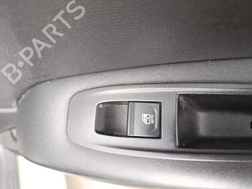 hjre-bagtil-elrude-kontakt-renault-captur-ii-hf_-2020-37422379 main image
