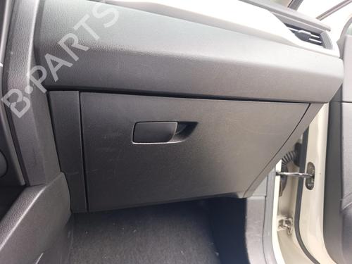 handskerum-renault-captur-ii-hf_-2020-37422383 main image