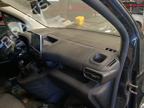 Used Dashboard Dashboard 37486956 37486956