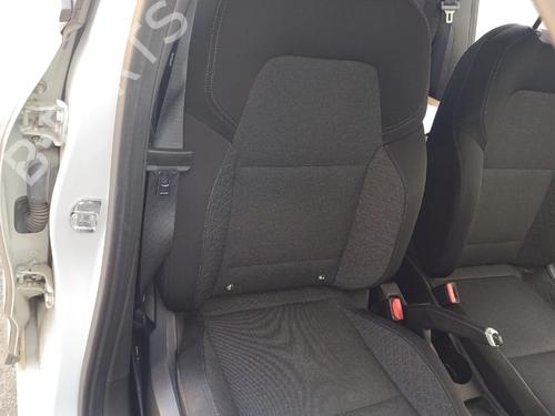 right-front-seat-renault-clio-v-b7_-2019-37701024 main image