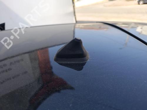 antennabase-renault-megane-iv-hatchback-b9amn_-2015-37801021 main image