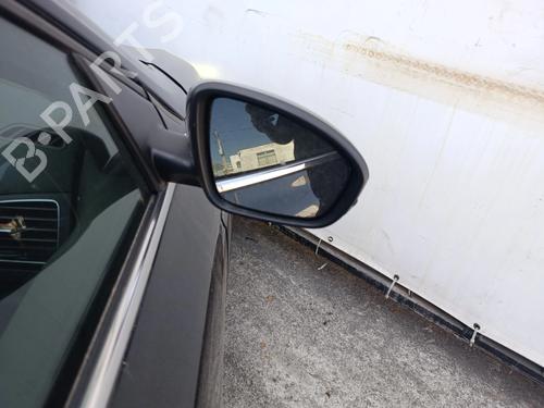 right-mirror-renault-megane-iv-hatchback-b9amn_-2015-37801031 main image