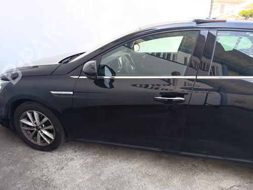 left-front-door-renault-megane-iv-hatchback-b9amn_-2015-37801024 main image