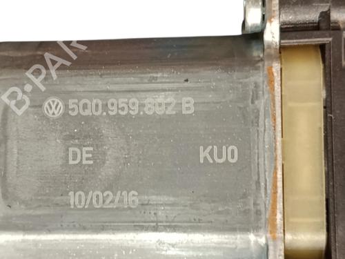 Right front window motor SEAT LEON (5F1) 1.4 TSI | BP38560594E20 - Image 2