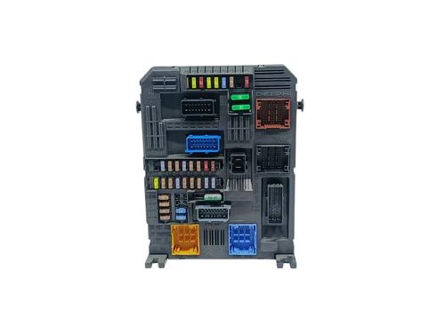 Used Fuse box Fuse box 38599485 38599485