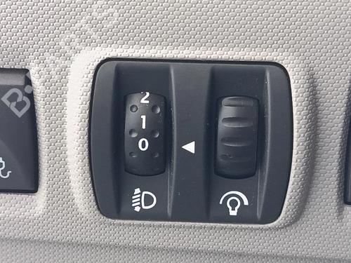 headlight-switch-renault-zoe-bfm_-2012-38733052 main image