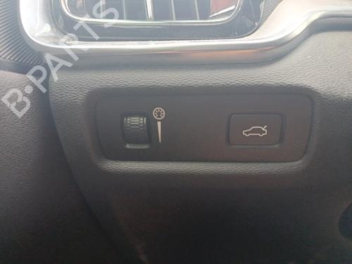 forlygtekontakt-volvo-v60-ii-225-2018-38784954 main image