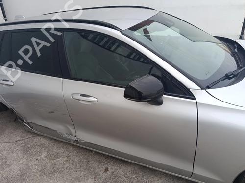 Used Right front door Right front door 38784944 38784944