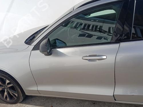 Used Left front door Left front door 38784945 38784945