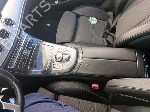 Used Armrest / Center console Armrest / Center console 39002884 39002884