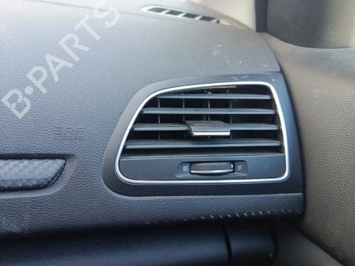 air-vent-renault-megane-iv-grandtour-k9amn_-2016-39077834 main image