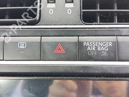 Used Warning switch Warning switch VW POLO V (6R1, 6C1) 1.2 TDI (75 hp) 40151796 40151796