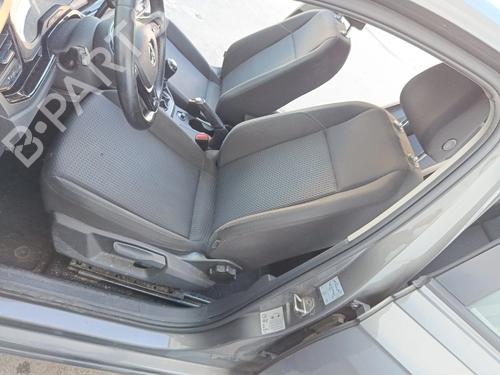 left-front-seat-vw-polo-vi-aw1-bz1-ae1-2017-40508559 main image