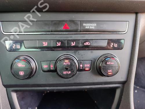 Venstre foran invendig håndtak SEAT LEON (5F1) 1.6 TDI | BP21687208I13 