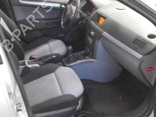 Venstre fortil udvendigt håndtag OPEL ASTRA H (A04) 1.3 CDTI (L48) | BP4484718C128 
