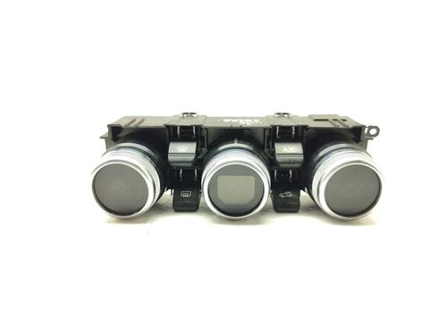 climate-control-renault-clio-v-b7_-2019-33930802 main image