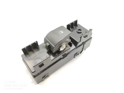 Used Right rear window switch HYUNDAI i30 Estate (PDE) 1.6 CRDi (110 hp) 16517400