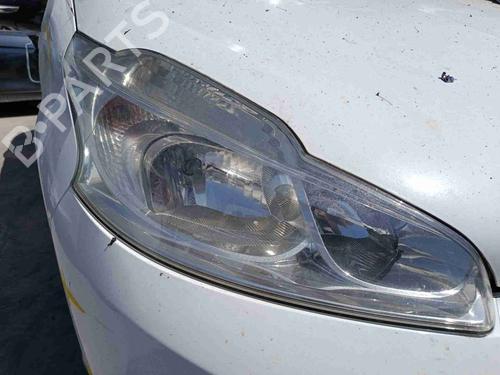 Used Right headlight Right headlight PEUGEOT 208 I (CA_, CC_) 1.6 HDi / BlueHDi 75 (75 hp) 36259198 36259198