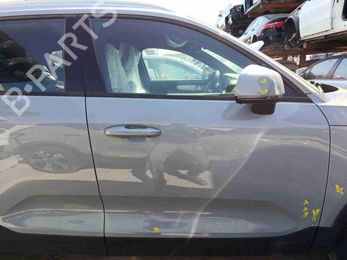 Used Right front door Right front door 37024352 37024352