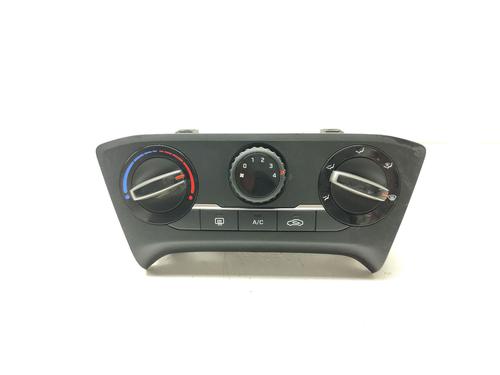 Used Climate control Climate control HYUNDAI i20 II (GB, IB) 1.2 (84 hp) 34053339 34053339
