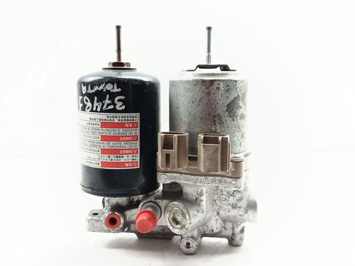 Used Brake master cylinder Brake master cylinder TOYOTA AURIS (_E18_) 1.8 Hybrid (ZWE186_, ZWE186R) (136 hp) 34244059 34244059