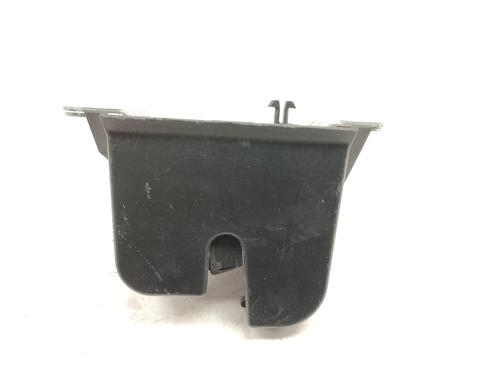 Used Tailgate lock VW POLO VI (AW1, BZ1, AE1) 1.0 TSI (95 hp) 30776591