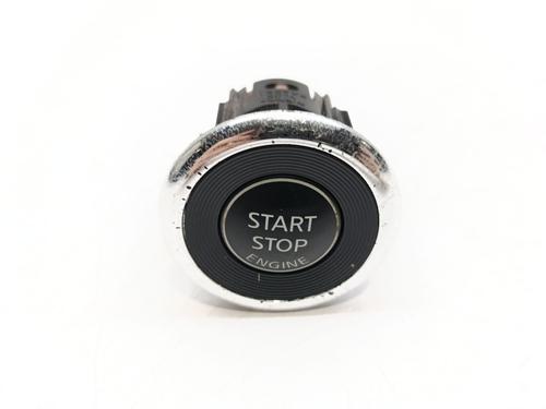 switch-nissan-qashqai-ii-j11-j11_-2013-32385115 main image