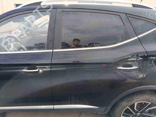 Dør venstre bagtil Dør venstre bagtil MG MG ZS SUV (AZS1) 1.5 VTi (114 hp) 39652279 39652279