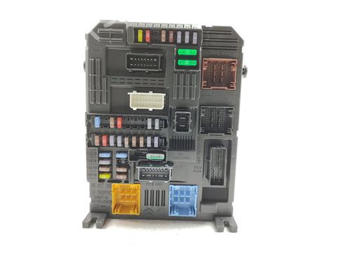 Used Fuse box PEUGEOT 3008 II SUV (MC_, MR_, MJ_, M4_) 1.2 THP/ PureTech 130 (MRHNSM, MRHNSU, MRHNSJ, MRHNYW,... (131 hp) 29904768